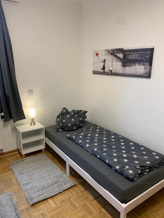 Mainpark Apartment 4 Schlafzimmer Bis Zu 10 Personen Direkt Ueber Aschaffapartment Bei Aschaffenburg Mainaschaff Exterior photo