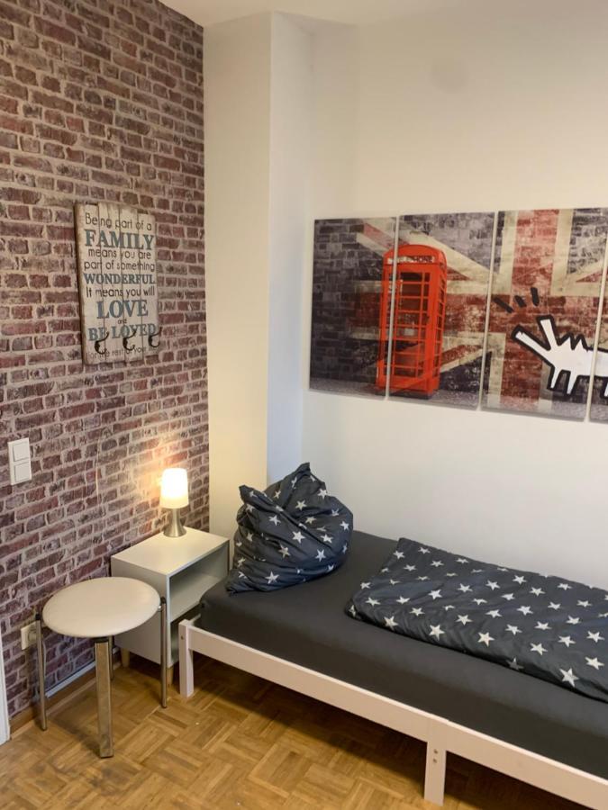 Mainpark Apartment 4 Schlafzimmer Bis Zu 10 Personen Direkt Ueber Aschaffapartment Bei Aschaffenburg Mainaschaff Exterior photo