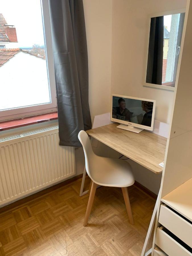 Mainpark Apartment 4 Schlafzimmer Bis Zu 10 Personen Direkt Ueber Aschaffapartment Bei Aschaffenburg Mainaschaff Exterior photo