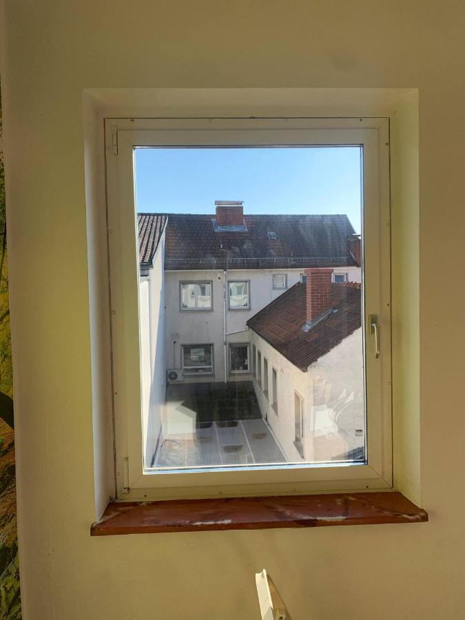Mainpark Apartment 4 Schlafzimmer Bis Zu 10 Personen Direkt Ueber Aschaffapartment Bei Aschaffenburg Mainaschaff Exterior photo